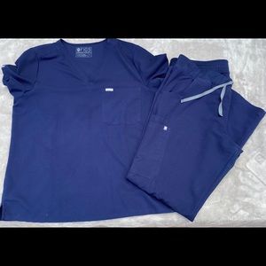 Digs Scrub Top and Bottoms